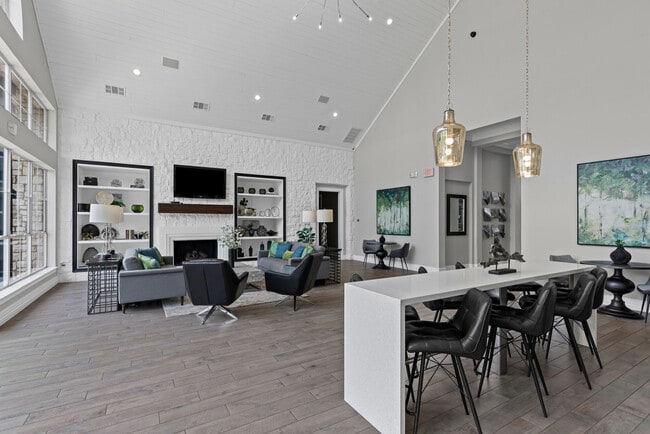 Building Photo - Settler's Gate