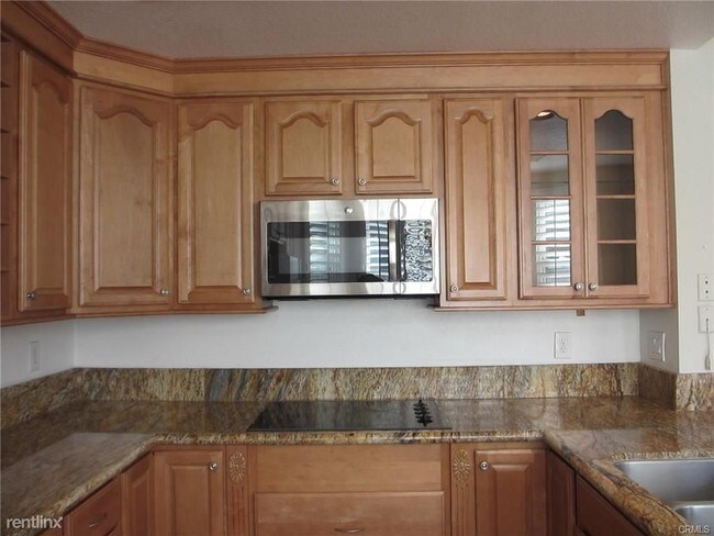 Building Photo - 3 br, 2.5 bath House - 21 Comiso