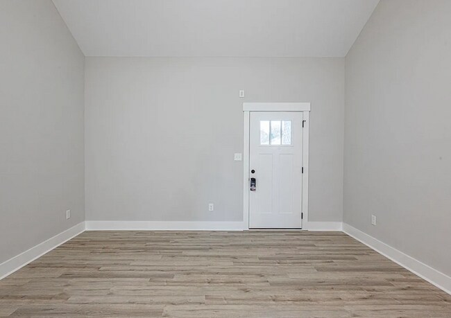 Building Photo - 1152 Shallowford St