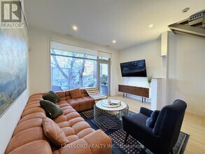 Building Photo - 15 Cummings St