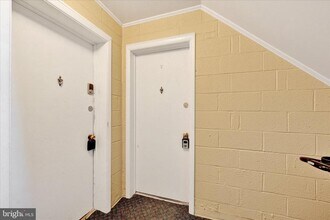 Building Photo - 4411 Falls Bridge Dr