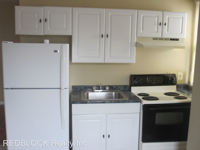 Building Photo - 2 br, 1 bath Apartment - 2703 Kirkbride