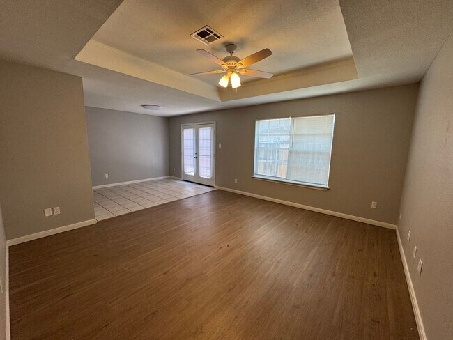 Foto del edificio - Updated 4 Bedroom Duplex in China Spring ISD