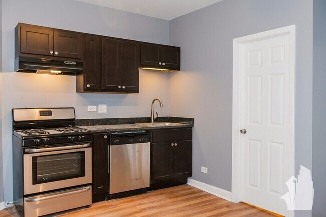 Foto del edificio - 1140 W 18th St