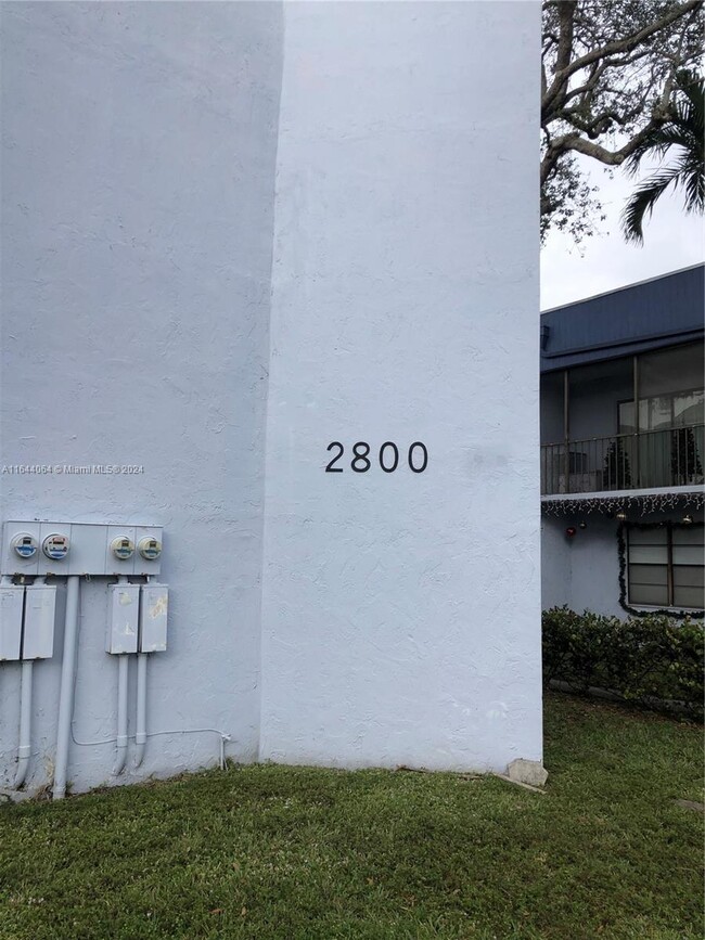 Foto del edificio - 2800 S University Dr