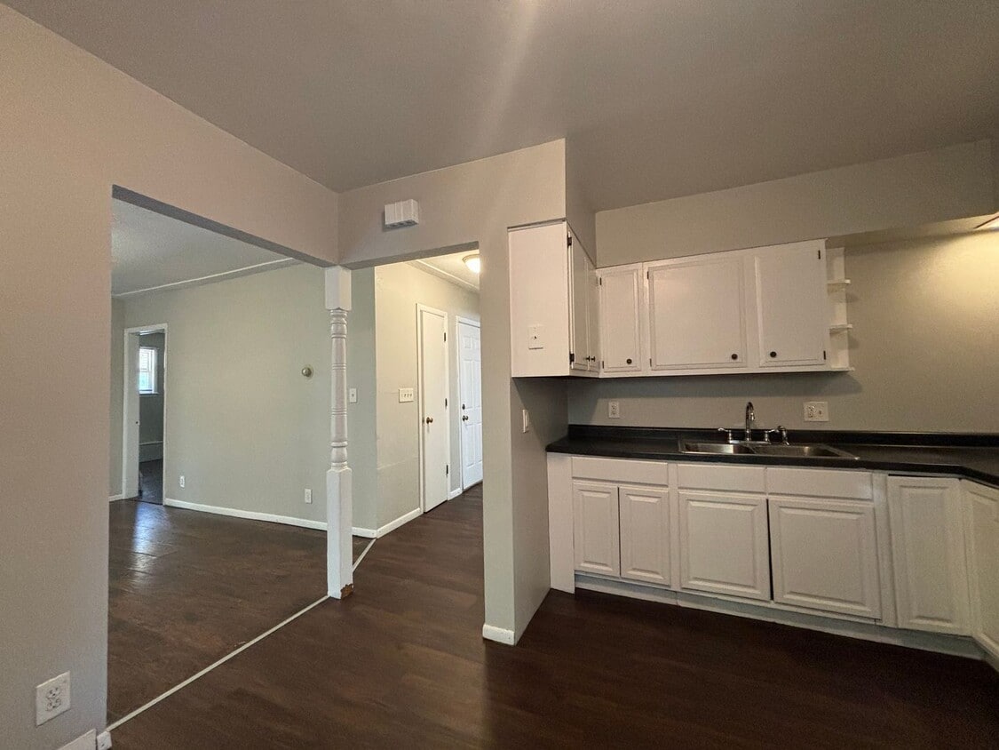 Foto principal - 1092 Edgerton St