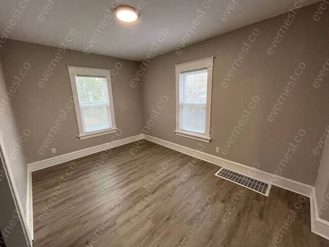 Building Photo - 1328 Colburn St
