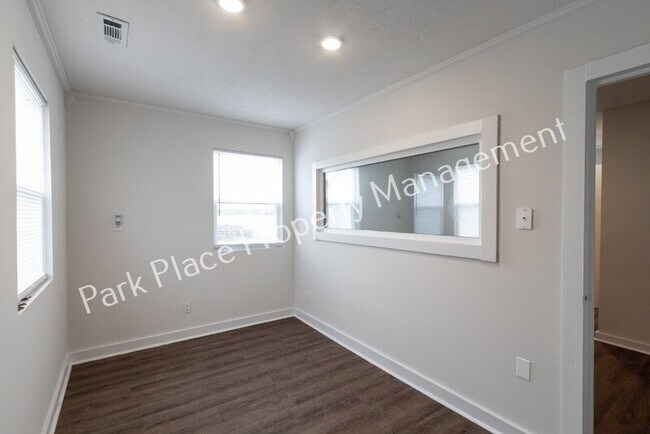 Foto del edificio - 7580 W Washington St