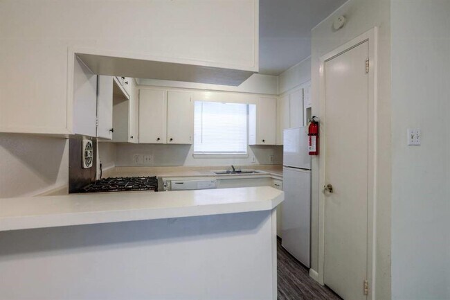 Foto del edificio - 1521 Rutland St