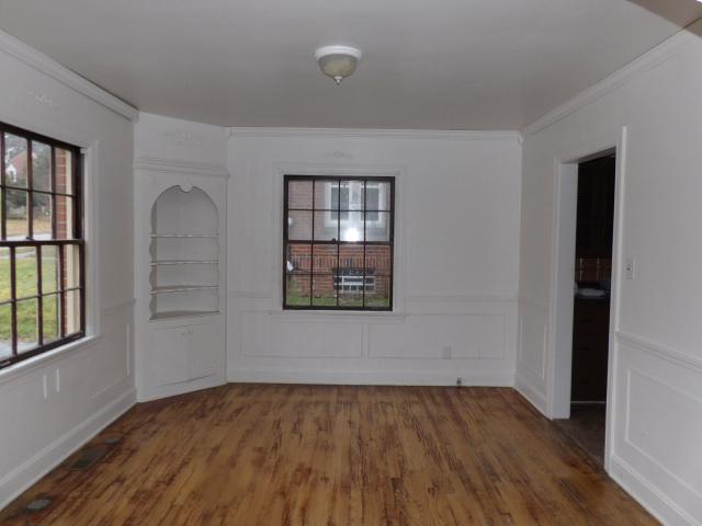 Building Photo - 551 Mistletoe Ave