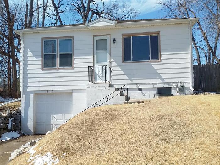 Primary Photo - 2 Bedroom Ranch Home
