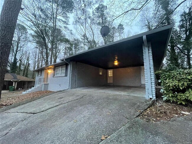 Foto del edificio - 1923 Farris Dr