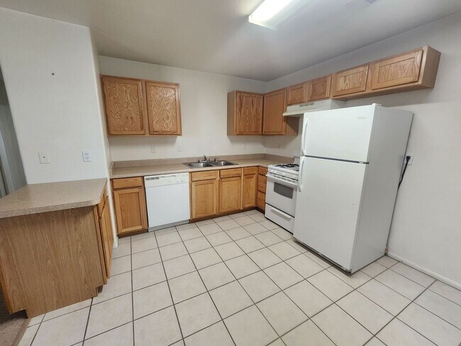 Foto del edificio - 6658 Smoketree Ave