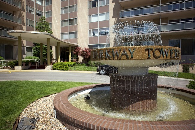 Foto del edificio - 4545 Wornall Rd