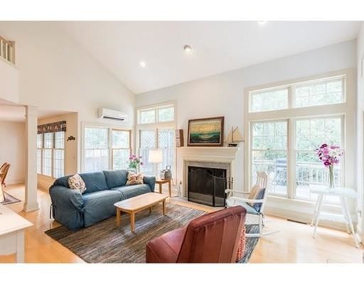 Primary Photo - 122 Cove Rd