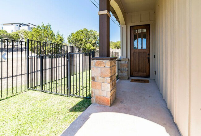 Fotografía del edificio - 4301 Mansfield Dam Rd