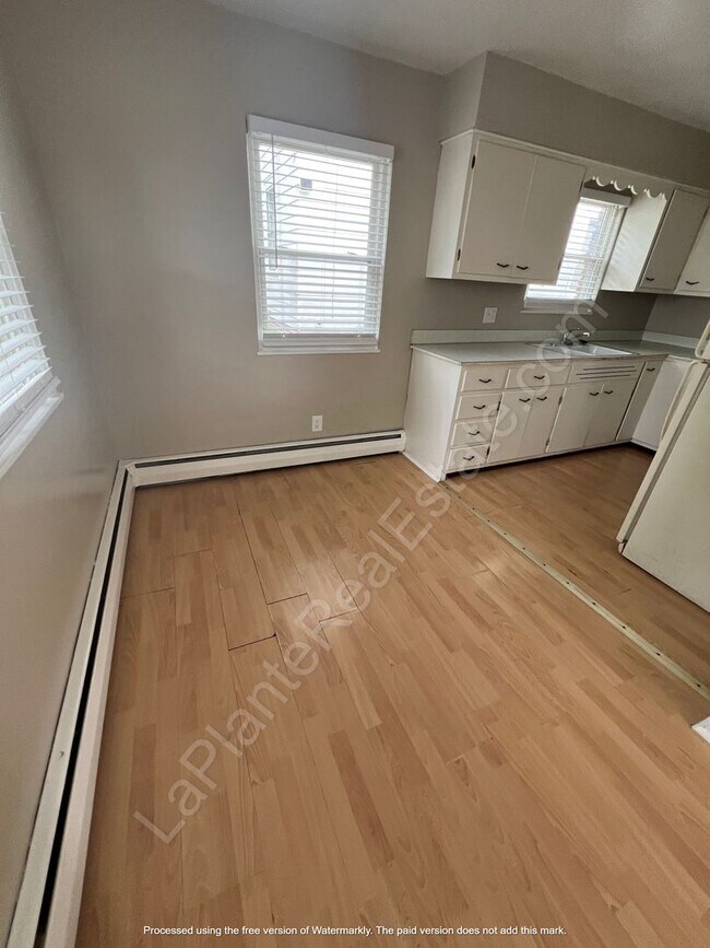 Foto del edificio - 1142 Eleanor Ave.