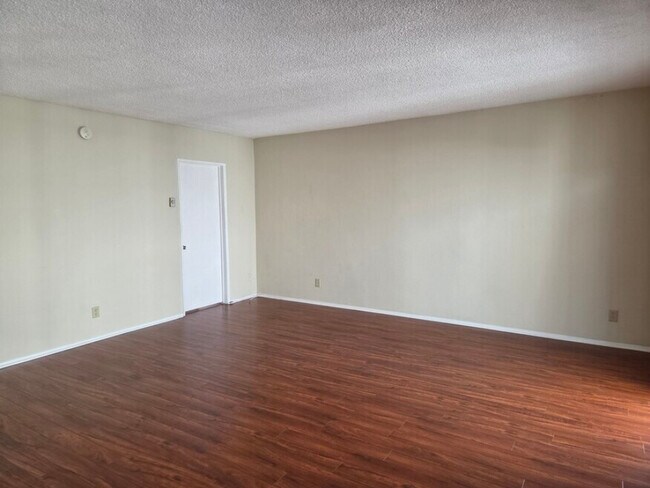 Foto del edificio - 1644 Colby Ave