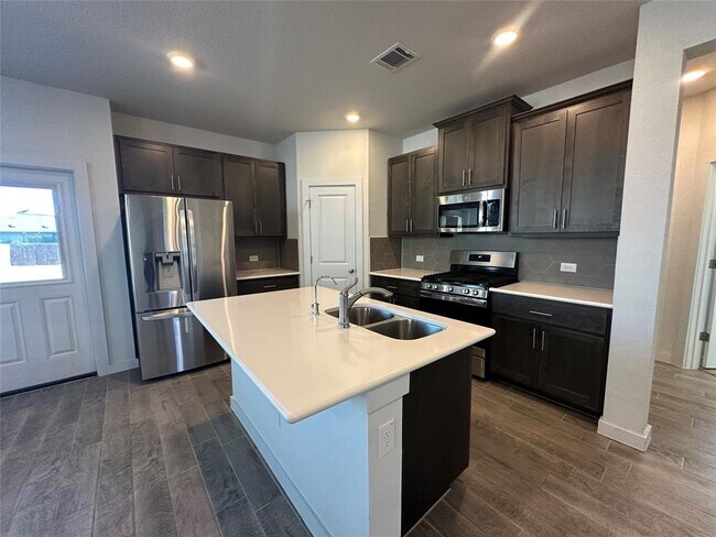 Building Photo - 212 Whisper Rill Dr