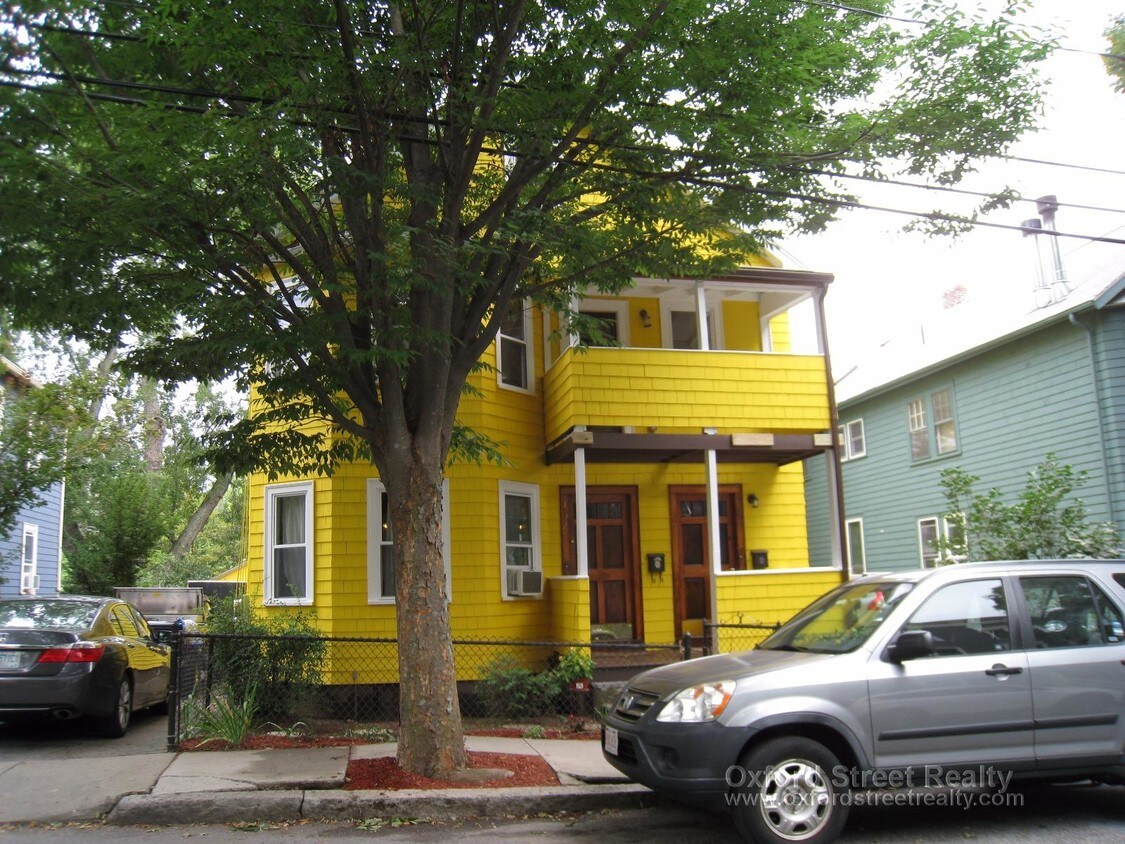 Primary Photo - 154 Raymond St