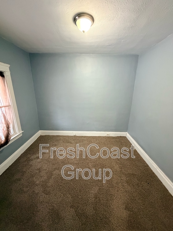 Foto del edificio - 3053 E 128th St