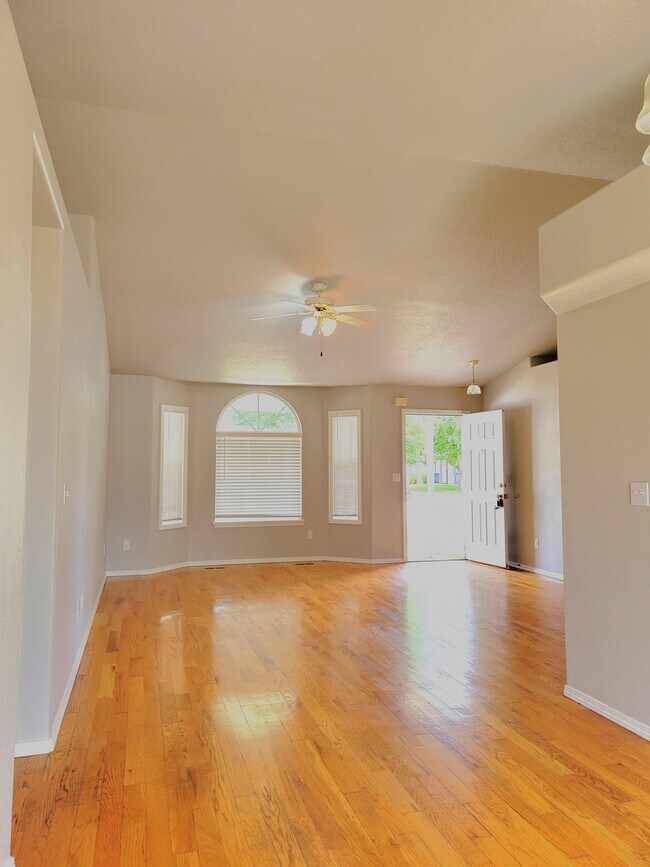 Foto del edificio - 2093 S Chinkapin Pl