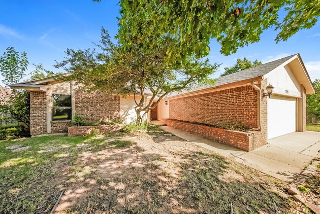 Building Photo - 7721 Maehs Terrace