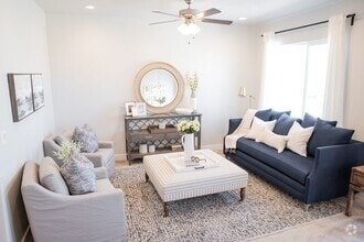 Building Photo - 633 Fall Creek Dr