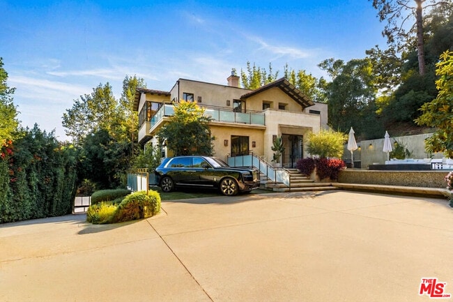 Building Photo - 7801 Hillside Ave