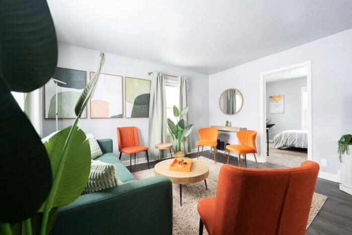 Primary Photo - Newly Renovated Milwaukee Retreat - Minute...