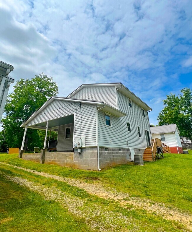 Foto del edificio - Beautiful 3-Bedroom Single-Family Home in ...