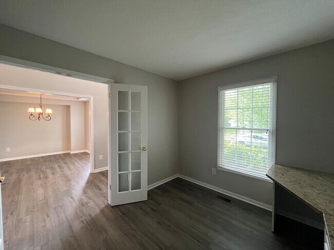 Building Photo - Beautiful Home in Scioto Reserve!