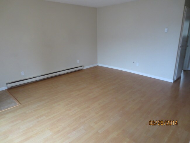 Building Photo - 3990 Hamilton Ave