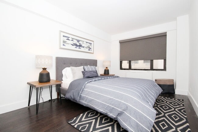 Photo - 210 E 47th St (New York, NY) Apartment
