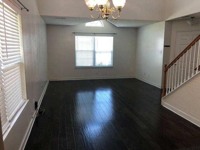 Building Photo - 4728 Twin Hickory Lake Dr