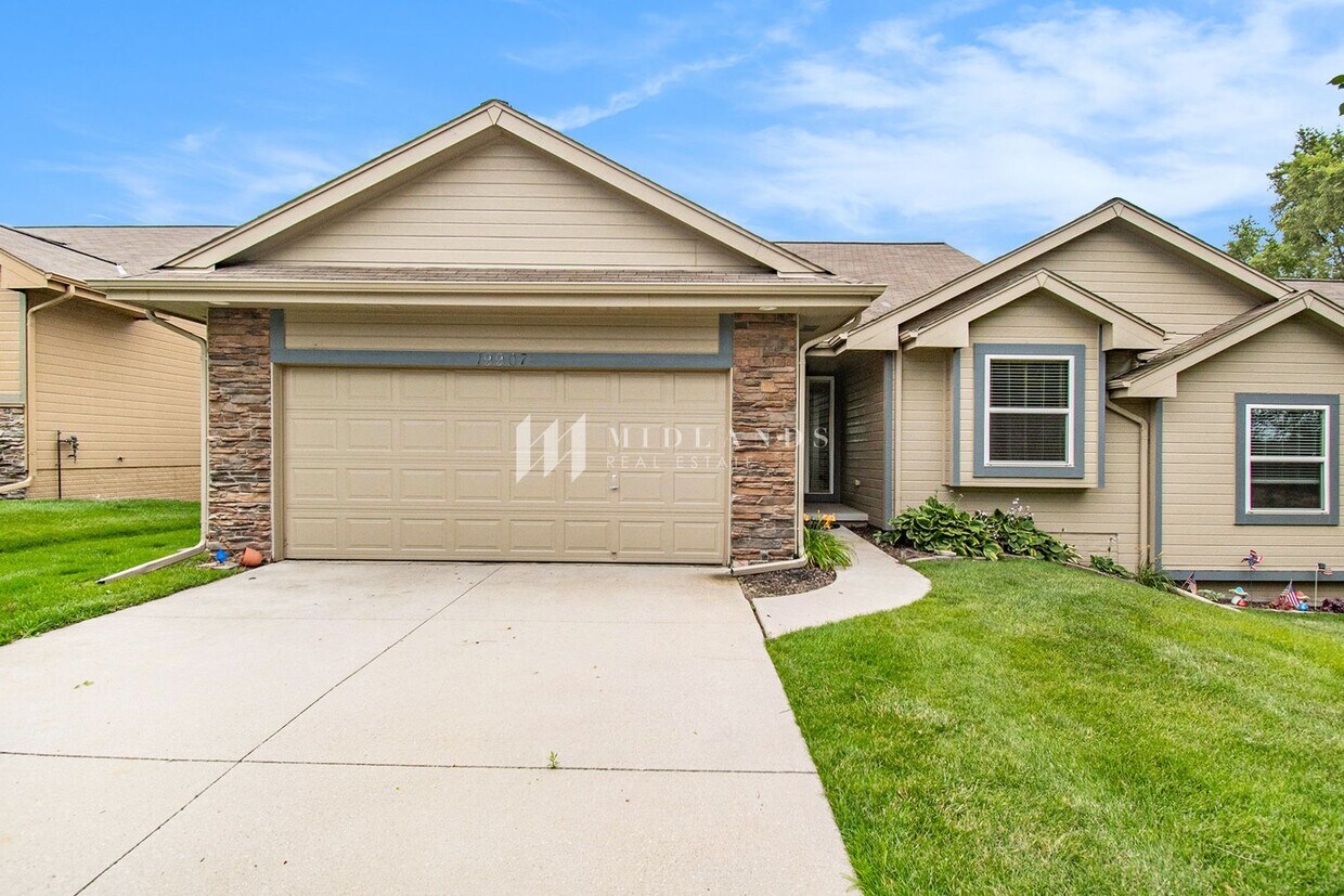 Foto principal - Ranch Townhome in Shadow View