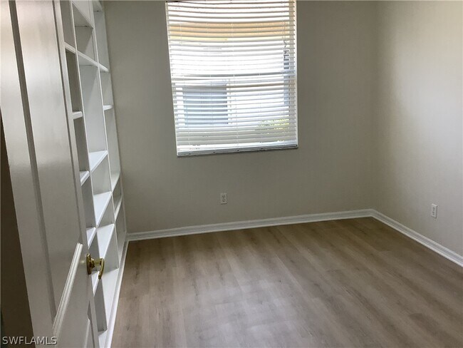 Foto del edificio - 2263 Granby Dr