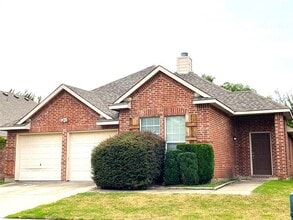 Building Photo - 4512 Dogwood Dr