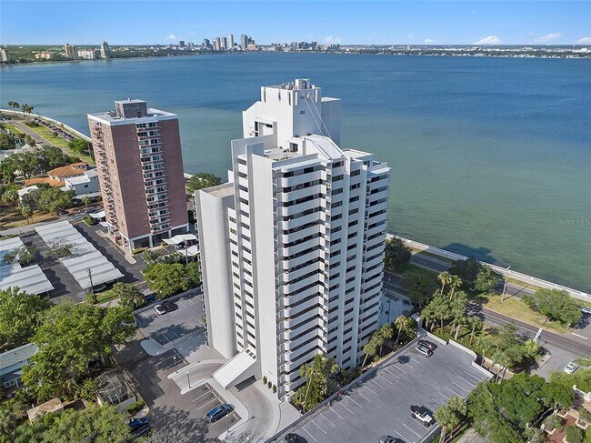Foto del edificio - 4141 Bayshore Blvd