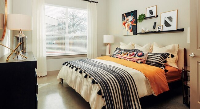 Foto del edificio - Warmhearted New 2 BR Available