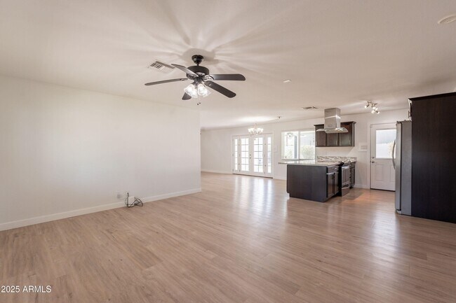 Building Photo - 6808 E Loma Land Dr