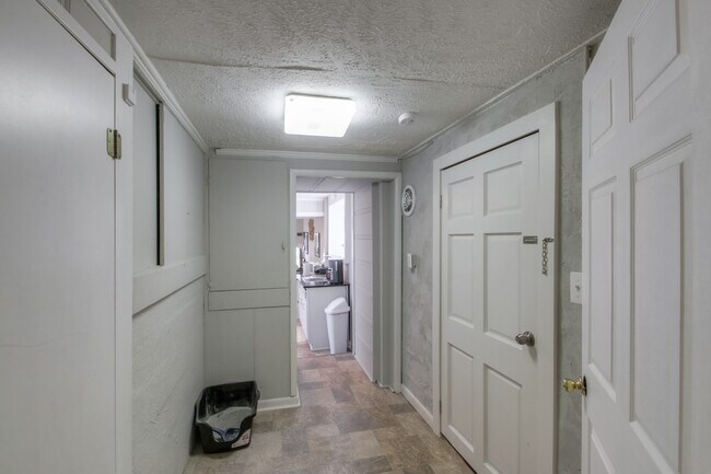 Hallway - 5705 Vine Ridge Dr
