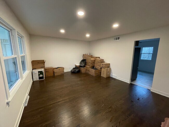Building Photo - 21490 Jill Ct