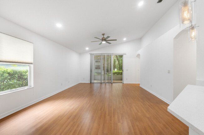 Foto del edificio - 287 Marsh Landing Cir