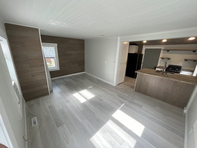 Building Photo - 3812 Park Ln