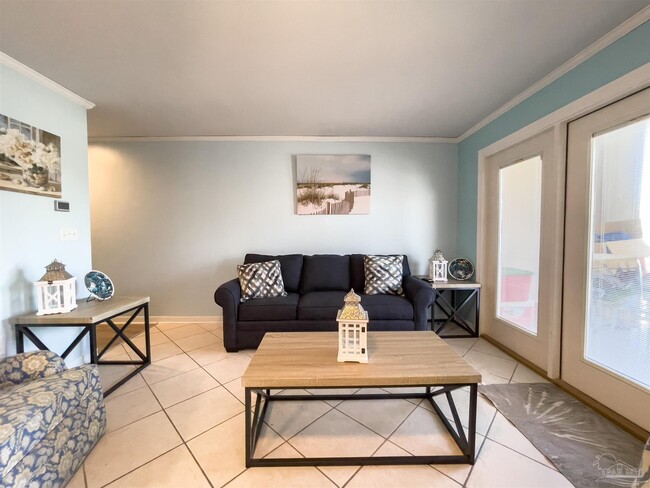 Foto del edificio - 13351 Johnson Beach Rd