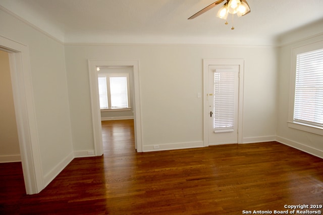 Building Photo - 129 E Ridgewood Ct