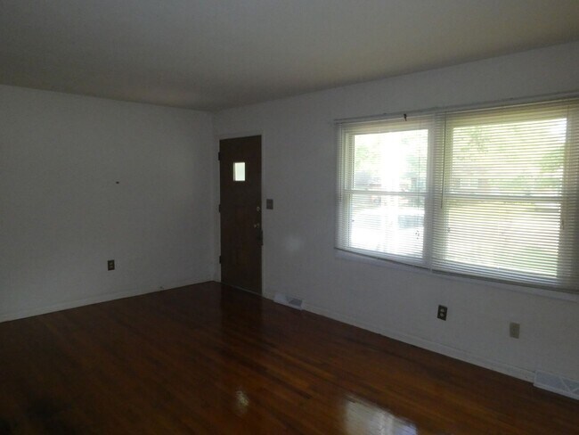 Foto del edificio - 2600 Braemore Rd