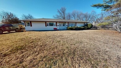 Building Photo - 3013 Kellogg Ave