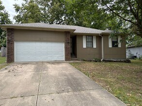 Building Photo - 4540 S Leroy Ave